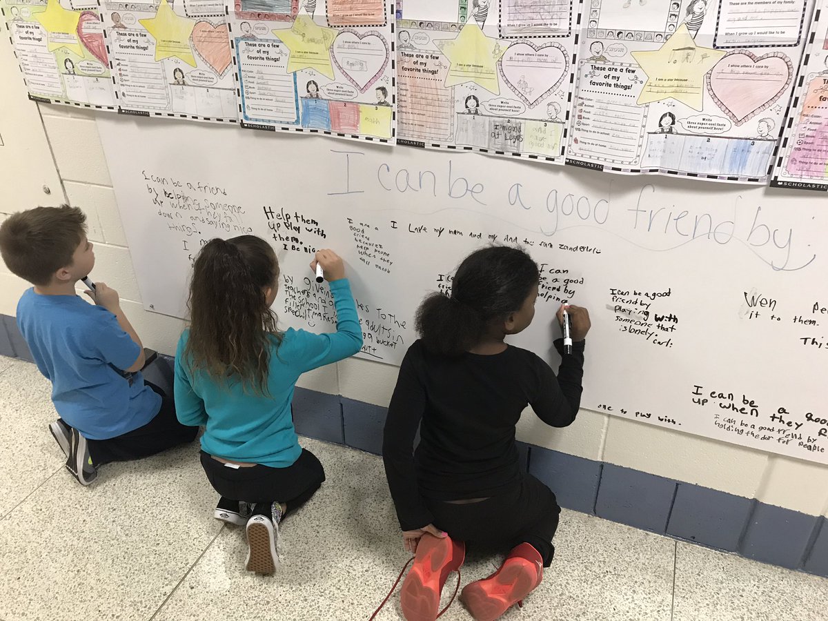 TRSchoolWTSD's tweet photo. 3rd Grade Students reflect on what it means to be a good friend! #ThinkingBoards #WeekOfRespect #wtsdpride #TogetheR https://t.co/nc7VCTfWML