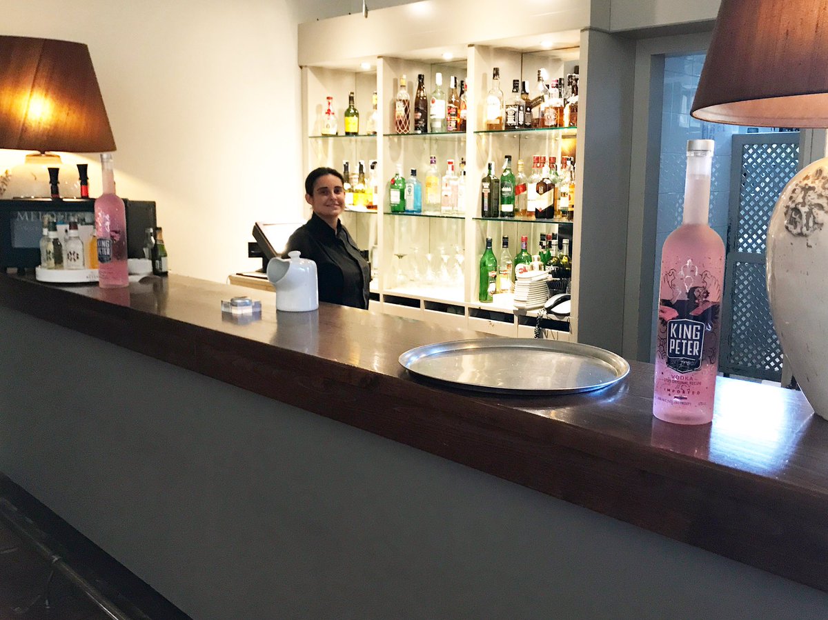 MarcosdeQuinto's tweet photo. El vodka @kingpetervodka ha entrado en el @paradores de Cuenca... gracias a @jaimeabrisqueta y @sandratomealfonso https://t.co/012OwpgzvC