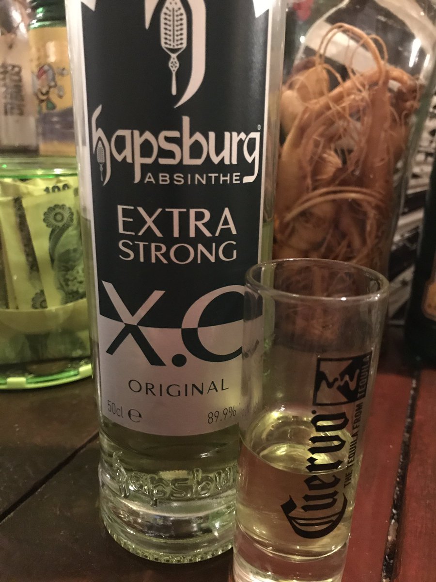 pandaman_88's tweet photo. 度数ほぼ90%は初めて飲んだな。
喉が消し飛ぶかと思った(υ◉3◉υ)
#ロシナンテ https://t.co/Bsh2Ty42tE