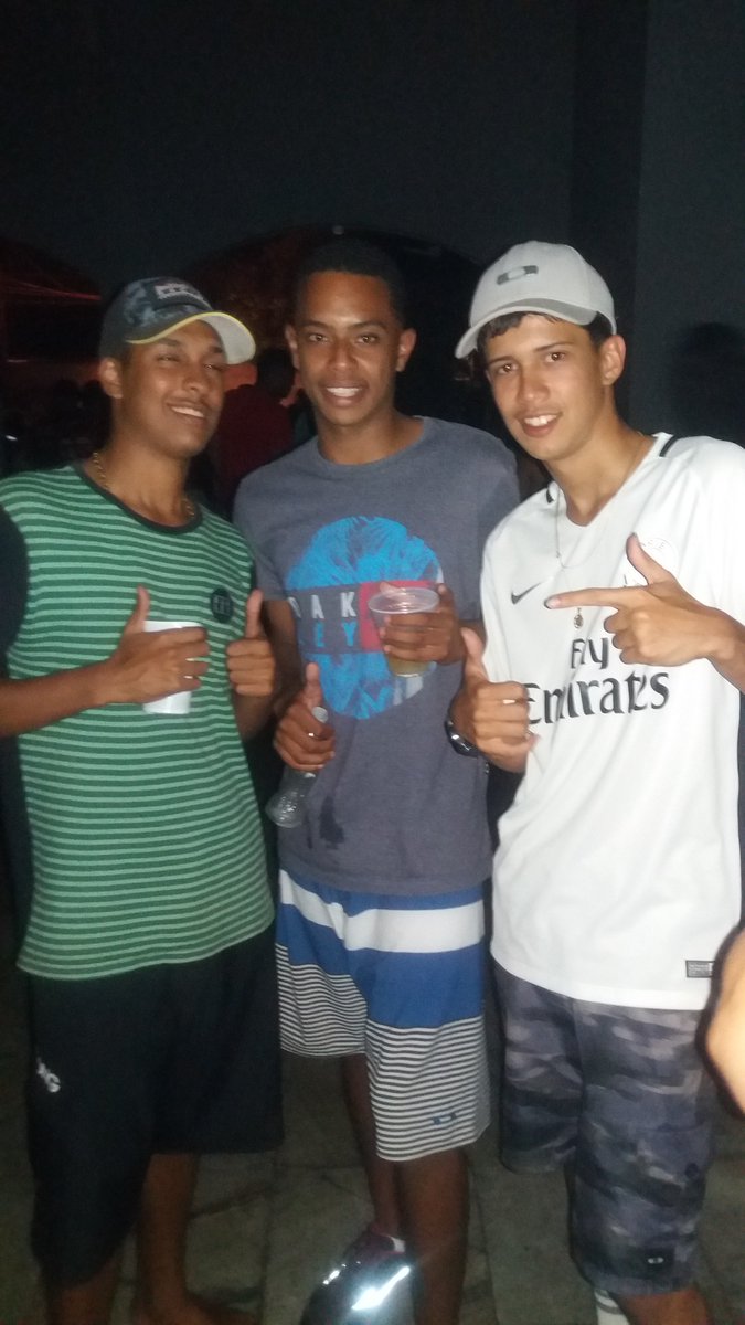 LeonardoN013's tweet photo. de ont naquele pike acaba n mundaoO😃🏄💰💰 https://t.co/QvUip24pG7