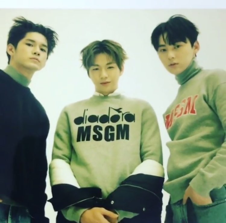 sandsseine's tweet photo. มีแต่คนบอกว่าสองรูปนี้คือ
ดีทูบี กับ แร็ปเตอร์ 
5555555555555555555555555555555555555555555555555555555555 อีสัส ได้มาก https://t.co/27LZdqTBSt