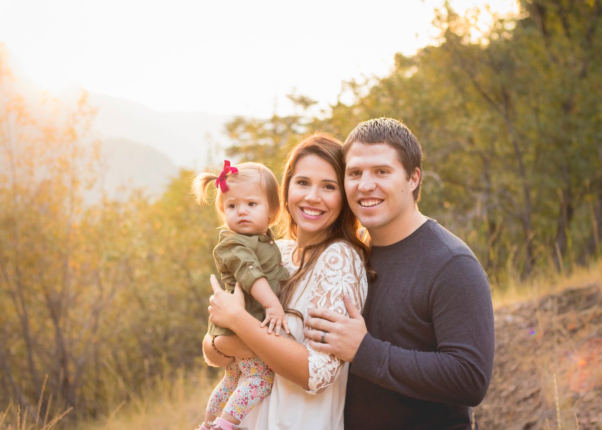 JacqMurdock's tweet photo. Our Fall family photo shoot is on the blog today! This top from @ShopPinkBlush was perfect! https://t.co/SRBLXKk1uB #shoppinkblush https://t.co/mBI09cIWzp