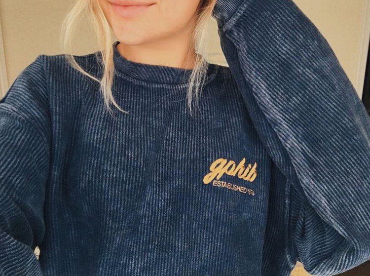 This makes our Monday a whole lot better... We love our new sweatshirts 🙌🏼💓