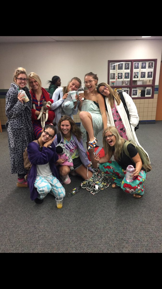 everj02's tweet photo. Mondays got us like... ft. LakerCafe 🛁🚿💤 #getupandgo #gottablast #mslakerspirit #day1 
@lakerspirit2017 https://t.co/9I6Hvt9mXU