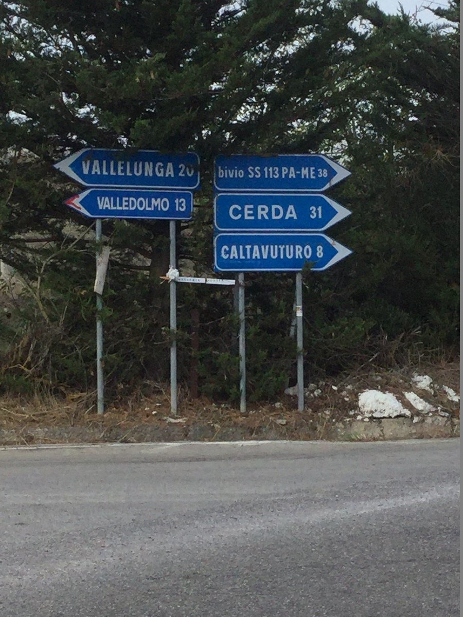 clientiANAS's tweet photo. @LuisoAngelo @StradeAnas #ANASrisponde #segnaletica su #SS120 è ok: bivio #Valledolmo a #Tremonzelli e indicazione Valledolmo al bivio #Cerda, vuoi altre info? https://t.co/PNfD60xDil