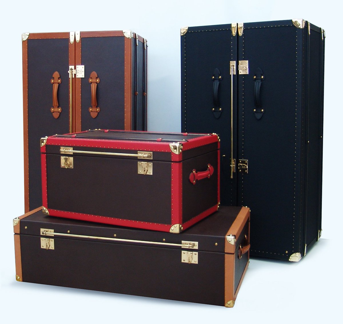 labelepv's tweet photo. Retrouvez @EphteeMalletier dans l'espace @labelepv Living Heritage Hub à @LUXEPACK_SHOW Atrium Hall #excellence #malletier #savoirfaire https://t.co/nKSaSkaYIt