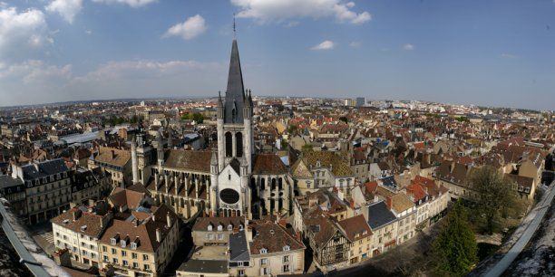 CardifLab's tweet photo. #Dijon veut devenir la première #SmartCity française 🚊 🏠 🚌  https://t.co/924gCDG2M5 #IoT #objetconnecté https://t.co/gTGzhZXt7a