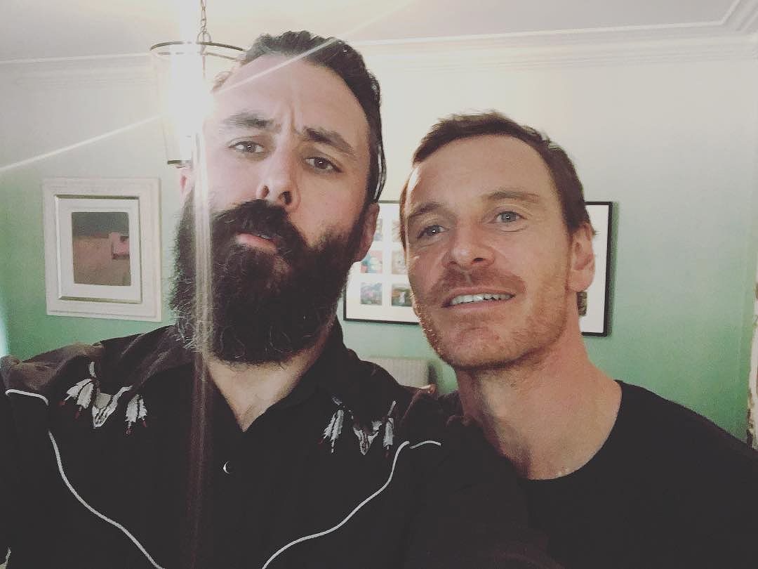 beatles_fass's tweet photo. NEW #MichaelFassbender with podcaster @Scroobiuspipyo in #NewYork! OMG 😍📸 #TheSnowman #snømannen #Xmen #XMenDarkPhoenix
(Src: his IG) https://t.co/qpNeqakc56