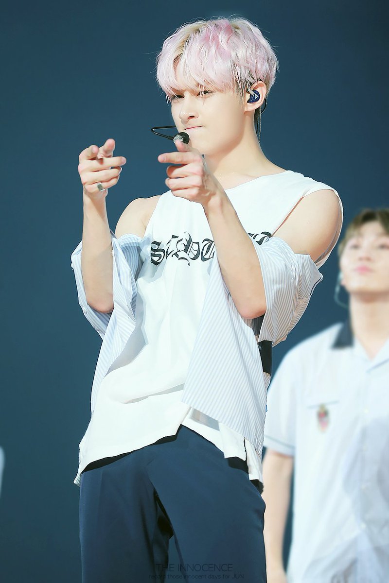 theinnocence_J's tweet photo. 뺑야뺑야뺑야!!!!!!!😼 #文俊辉 #JUN @pledis_17 https://t.co/9r1RzqbrV8