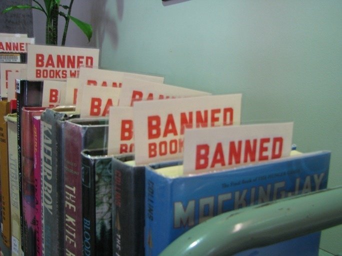 EnglishFSU's tweet image. FSU’s English Honors Society Presents Banned Books Reading, 7 p.m. Tuesday, Oct. 3, in @LibFSU events.frostburg.edu/event/banned_b…