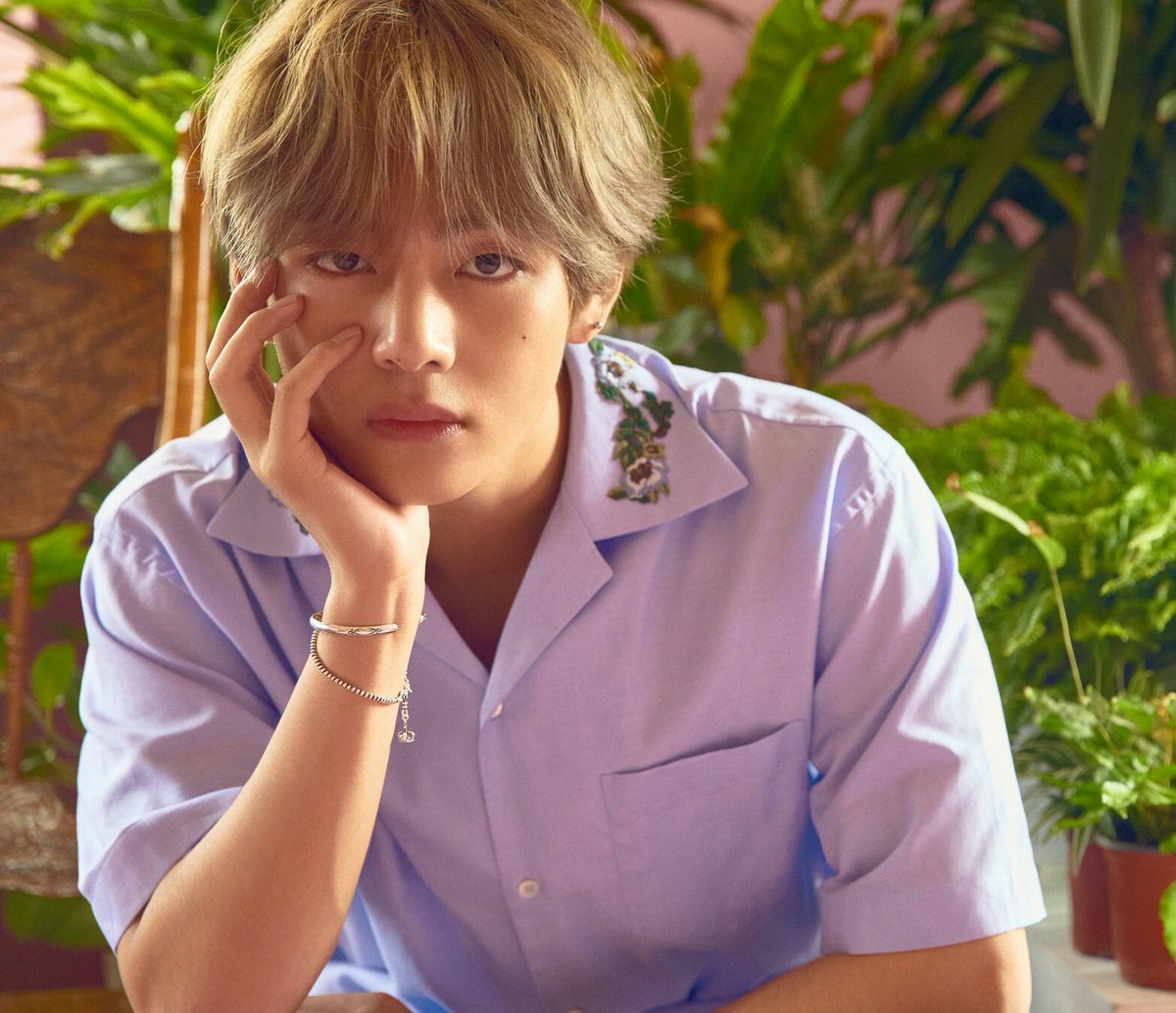 NeriTheStranger's tweet photo. Not even science can explain TaeHyung's Visuals... Seriously
#CGVisuals #KimTaeHyung #ARMYSelcaDay https://t.co/L8sqR0pXxI