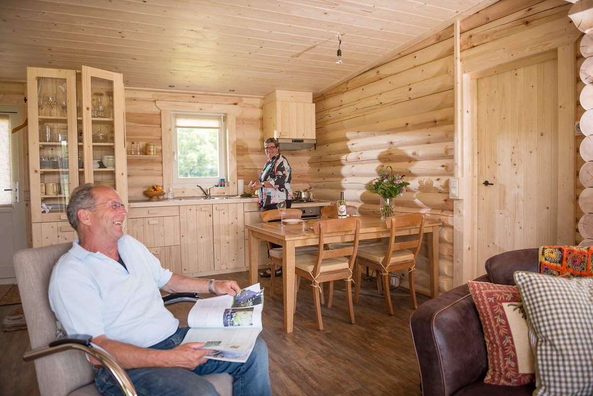 Het interieur van elke vakantiewoning is uniek. Lees hoe <a href="/debovensteplank/">De Bovenste Plank</a> ambachtelijk te werk gaat. aanthackfort.nl/interieur