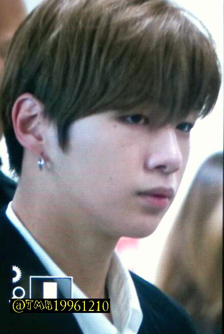 TMH19961210's tweet photo. 171002 HKG #강다니엘 #워너원 #KangDaniel #WannaOne https://t.co/jH8u89yTjt