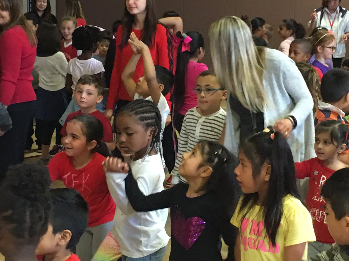 RoramaRuth's tweet photo. Dancing into a week of respect!  Thank you @mrRAYmusic for jamming out with our kids!  @pamhernandez_4 @jamesburgschool @Amyteachesk https://t.co/XNfeToFVZN