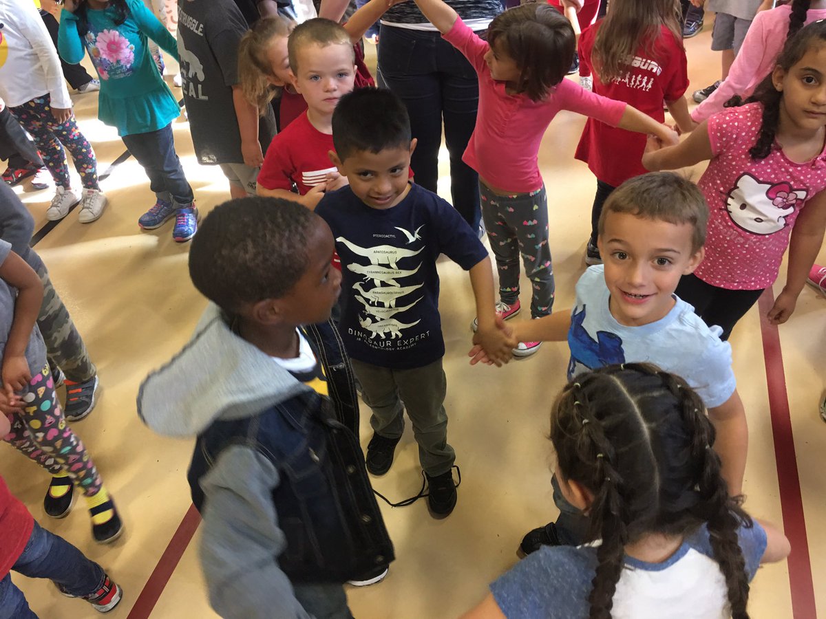 RoramaRuth's tweet photo. Dancing into a week of respect!  Thank you @mrRAYmusic for jamming out with our kids!  @pamhernandez_4 @jamesburgschool @Amyteachesk https://t.co/XNfeToFVZN