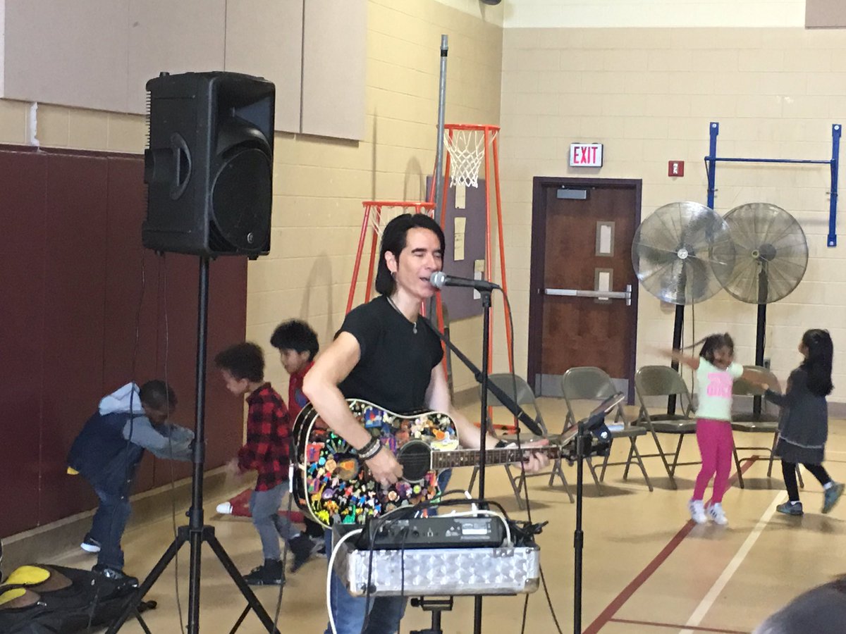 RoramaRuth's tweet photo. Dancing into a week of respect!  Thank you @mrRAYmusic for jamming out with our kids!  @pamhernandez_4 @jamesburgschool @Amyteachesk https://t.co/XNfeToFVZN