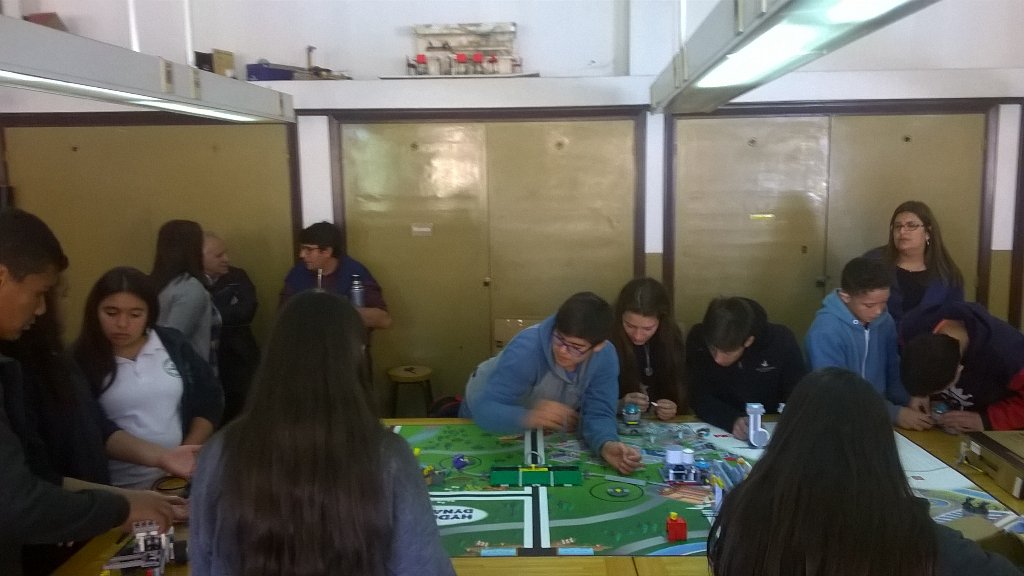 elcarmense's tweet photo. #intercambio #compartición #Liceo 1 Tbo @LiceoRuralAchar @Liceo6Rivera Liceo Caraguatá @FLL_Uruguay @MagelaFuzatti https://t.co/V8krNEuiKV