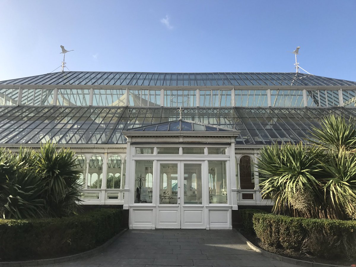 We're kicking off our Autumn #RealLifeSocialNetwoks with free Yoga @glasshousepark from 9:30am. Find out more here > theislagladstone.co.uk/stanley-park/s…