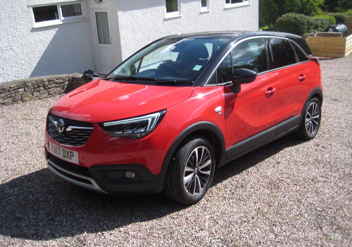CarReviewUK's tweet photo. Our verdict on the latest compact crossover model from @Vauxhall - the Crossland X https://t.co/OXUFO3XODz https://t.co/LWZ9miouq6