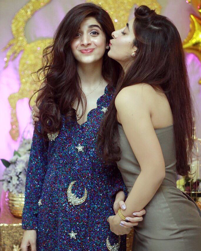 pakcelebs's tweet photo. #two #loving #sister of #lollywood @MawraHocane and @VJURWA https://t.co/VSo5aM8XM6