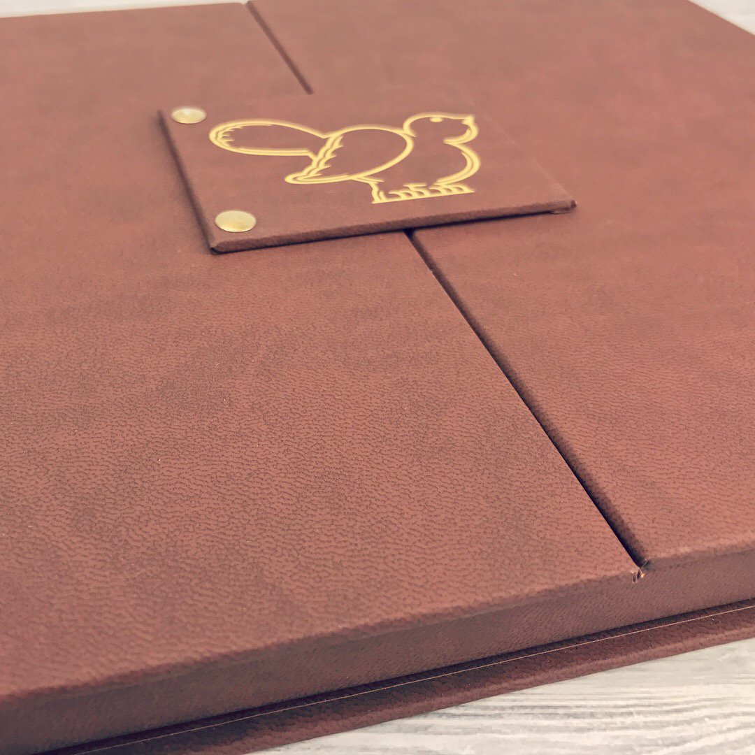 SunpackDotCom's tweet photo. Another Happy Customer! #turnededgeboxes #hotelmarketing #foilstamping #marketing #branding #resortmarketing #madeinminnesota #nemacolin https://t.co/FokaYUzuvw
