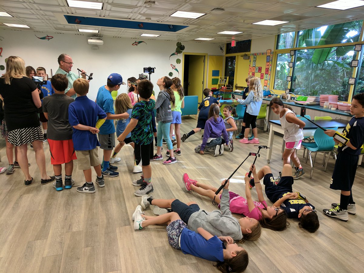 Our first adventure with Google Expeditions <a href="/LaurenceSchool/">Laurence School</a> #AugmentedReality #virtualfieldtrip