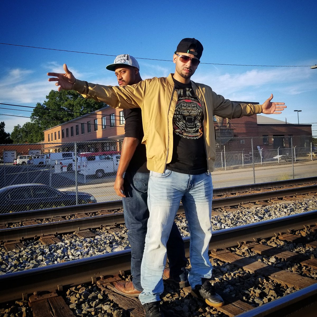 NewLinaMusic's tweet photo. Rock with us! 🤙
#NewLina #XplicitInk #DMoore
📷 :: @shaethe_g0at
Shoutout to @theartistbloc https://t.co/tHMx6QMXXE