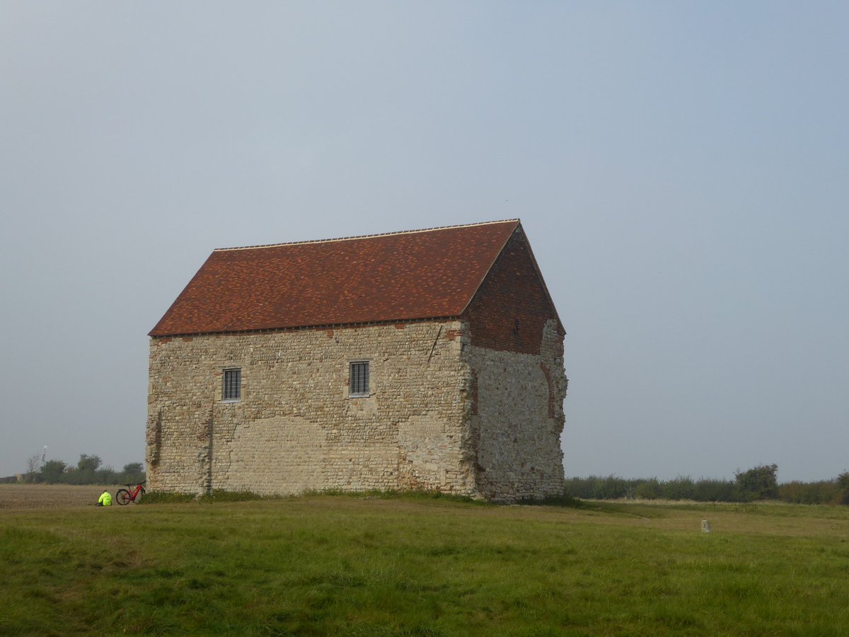 theoffcomers's tweet photo. #TwoRiversWay: Great ride over atmospheric flatlands, through 1400 years of history, past architectural gems @VisitEssex @maldon @maldondc https://t.co/zKCD8sCnUW