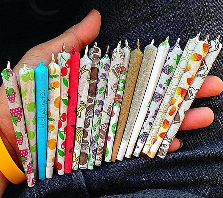 HIGH_TIMES_Mag's tweet photo. It's nice to have options! Do you enjoy flavored papers or prefer the clean taste of herb? https://t.co/Xd8BYDdb5o