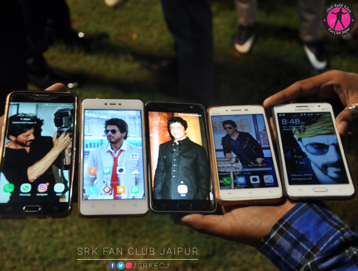 SRKFCJaipur's tweet photo. Cellphone Wallpapers of SRK Fan Club Jaipur Admins..Members ke toh abhi baaki hai mere dost 😉 that's how much we love you @iamsrk ❤😘 https://t.co/8P2dt5yYMJ