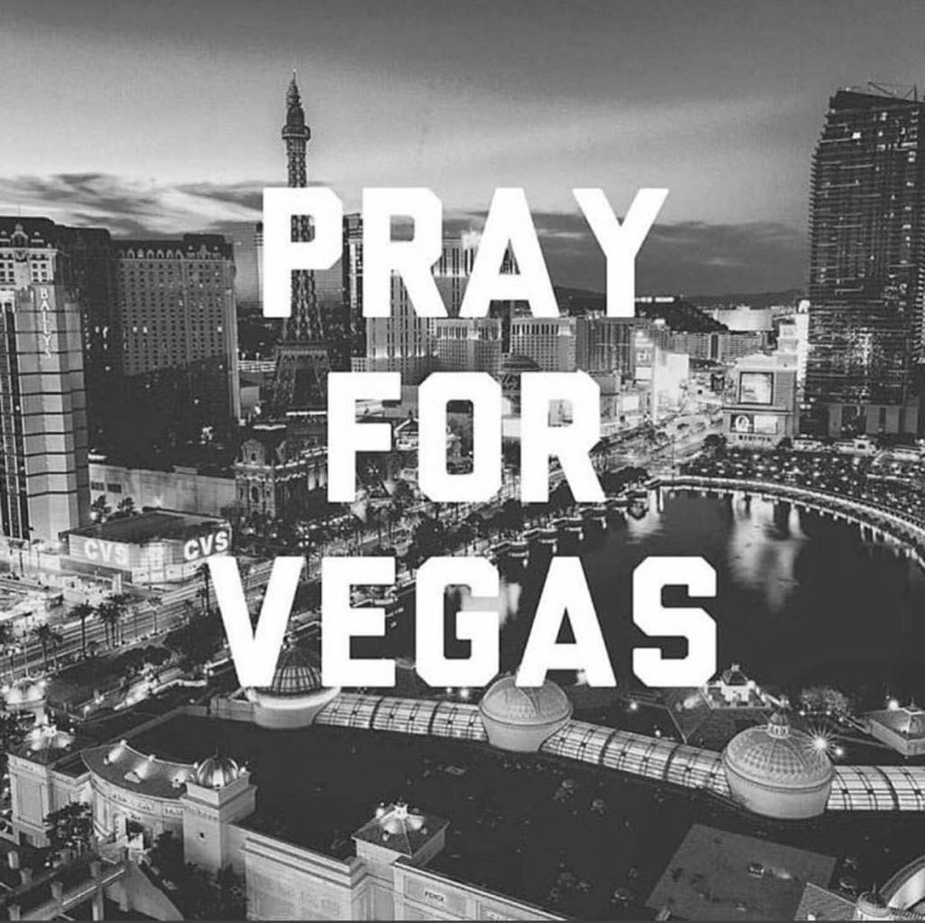ilvolo's tweet photo. #PrayForVegas #LasVegas https://t.co/vEdd7Gf7OS