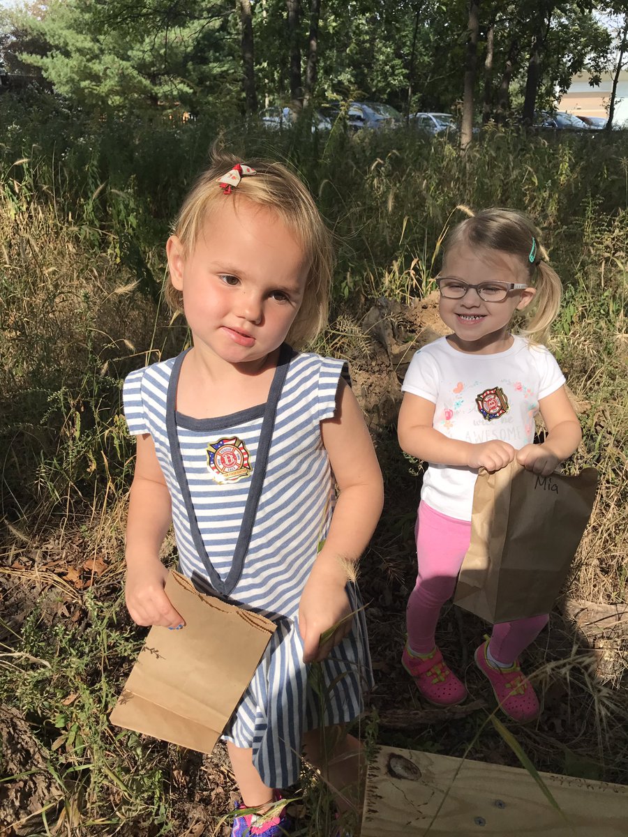 LBPreK's tweet photo. Today was the perfect day for a nature walk! The students collected fall items to add to our classroom Science Center. #lb65 #lbprek https://t.co/um9aoZjbsW