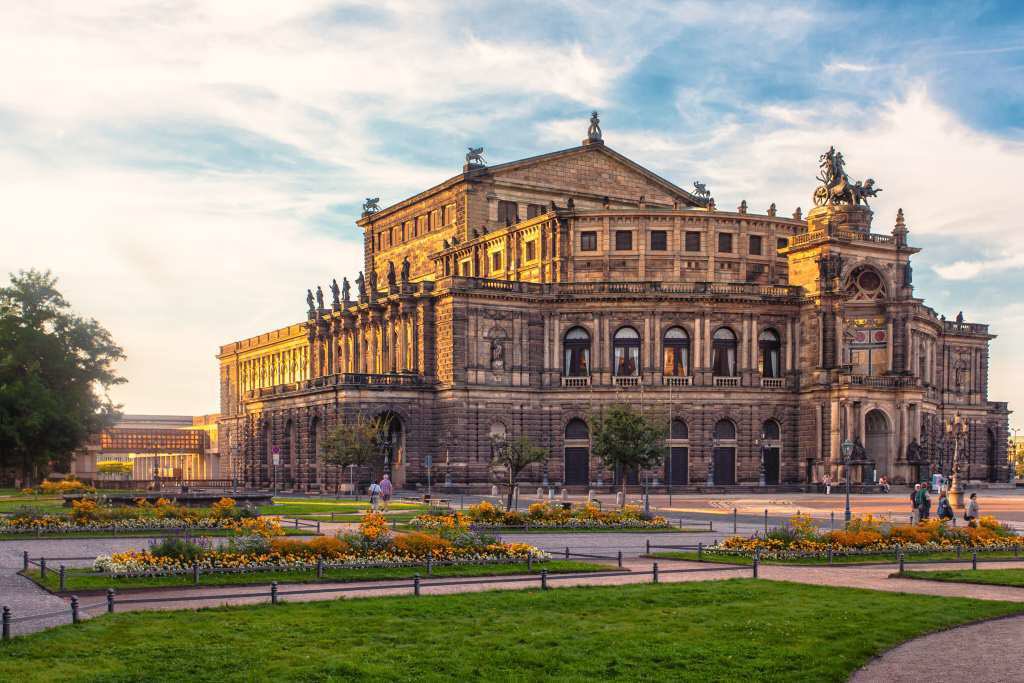 My #debut tonight @semperoper as #Escamillo #Carmen with @AnitaRachveli #Bizet #HouseDebut