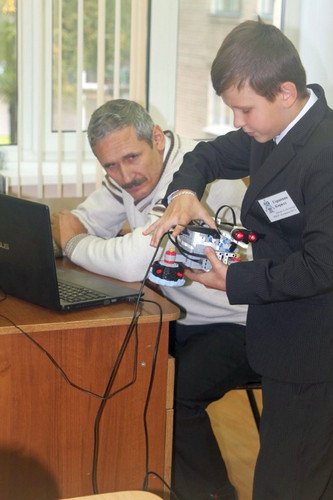 Первый городской конкурс «Умные роботы для дома» guoedu.ru/news/detail/67…