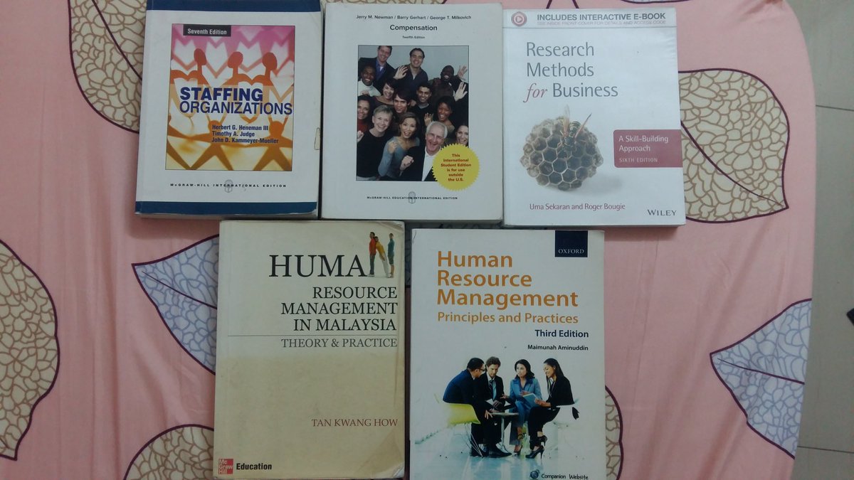 AnmiNm1's tweet photo. Books and Slides Notes for sale!! Do WhatsApp 019 295 6512 thank you 💕 @UniselKita @HRCunisel @UniselTweet @ComHrc https://t.co/yboyvXDoVq