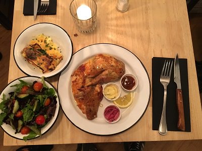 Pour tous les amateurs de poulet #RoastParis #Newtable_Paris fr.newtable.com/restaurant-roa…