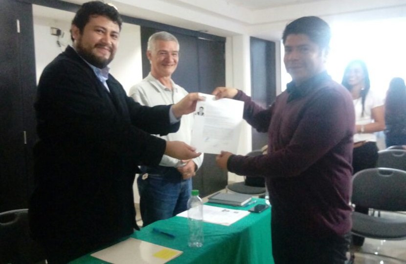 EEO_UV's tweet photo. Fue Aprobado por unanimidad y con mención honorífica el examen del Mtro. Alim Getze Mani Edén Vásquez Feria.
!Felicitaciones! https://t.co/LqH5LrmDux