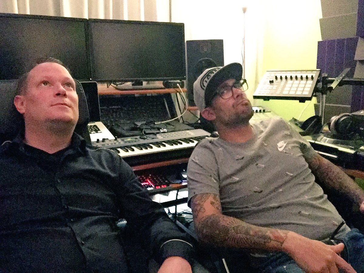 expectaz's tweet photo. Was great in the studio today! Playing   and #producing #ableton #edm #tunes with Jack Black https://t.co/TbDrrT6Thv