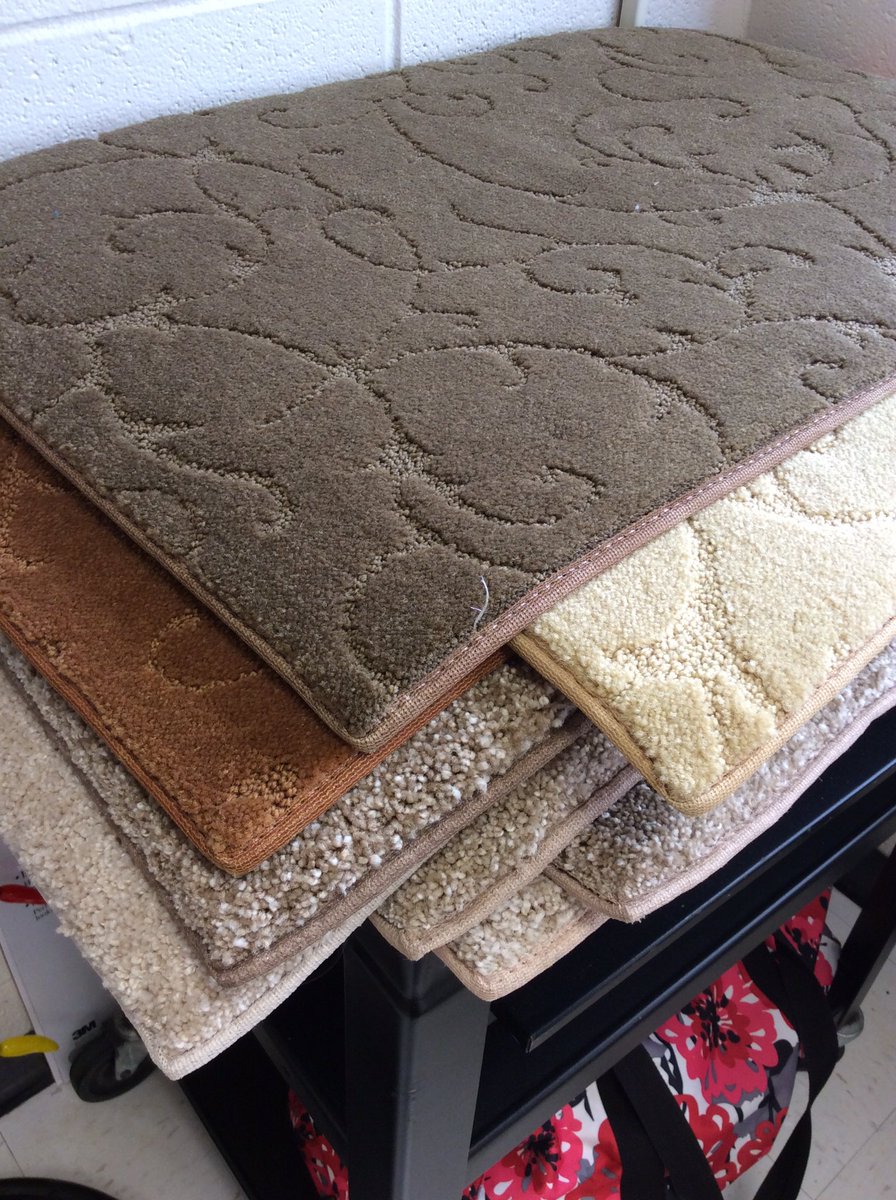 jennilabrie's tweet photo. Thanks @LunaCarpetFloor for donating squares to @SraTowneSPV. More Ts utilizing #flexibleseating at the HS. #forward95 https://t.co/thhAlv7AzB