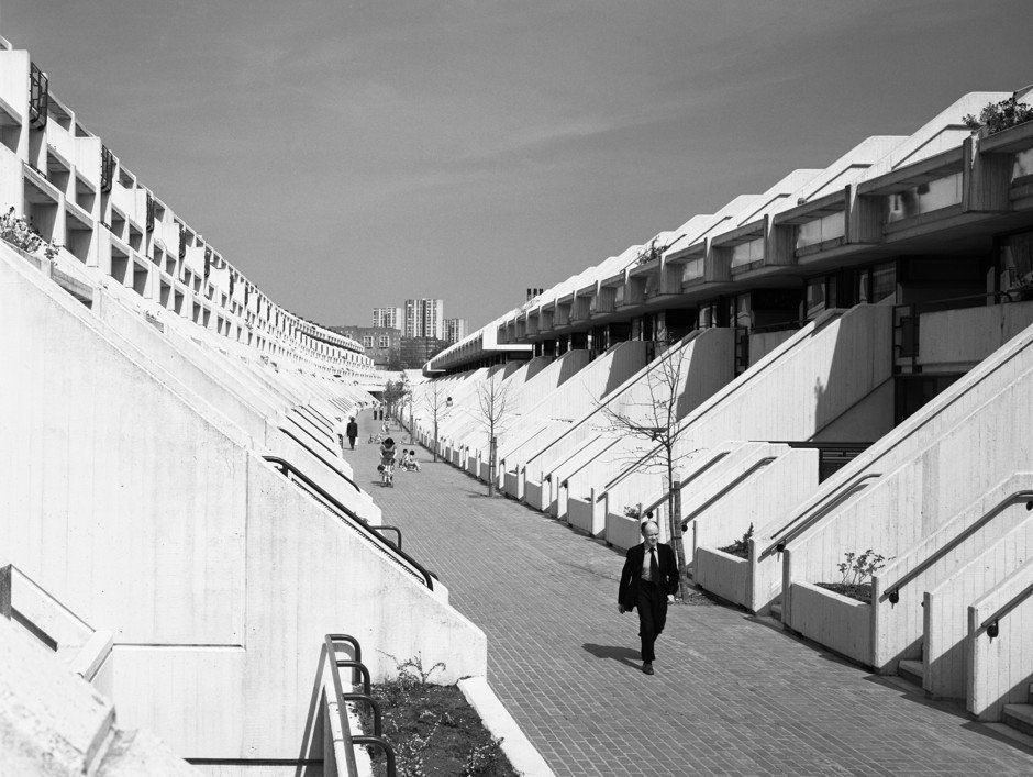 CityLab's tweet photo. A master of public housing gets his due https://t.co/vGzIdQUZI1 https://t.co/2d2GSUox2e