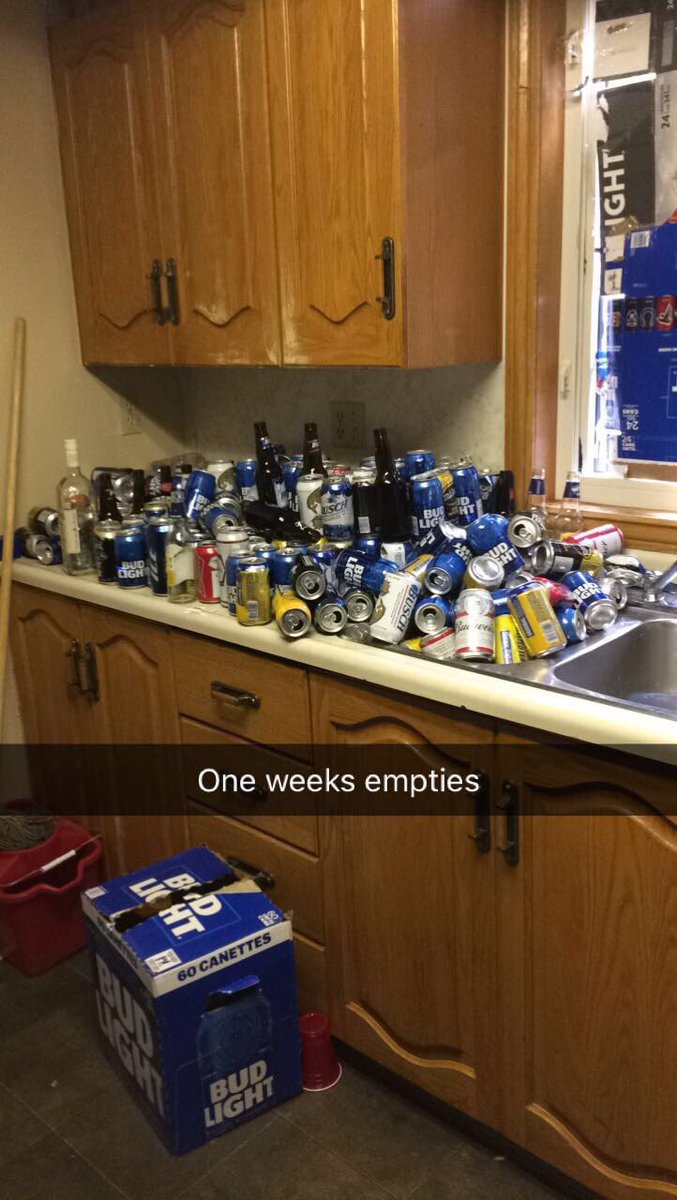 johndeere8230r's tweet photo. Ridgetown has been treating us well #drunk #anotherdayanotherbeer https://t.co/cYXWN93XIy