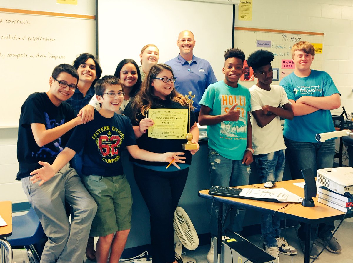 ARMWOODHSAVID's tweet photo. Our first #WICORWizard of the year goes to Ms. Hulst in the Science Department! 💙🦅@Armwood_HS @HCPS_AVID https://t.co/B90LEvP6Yq