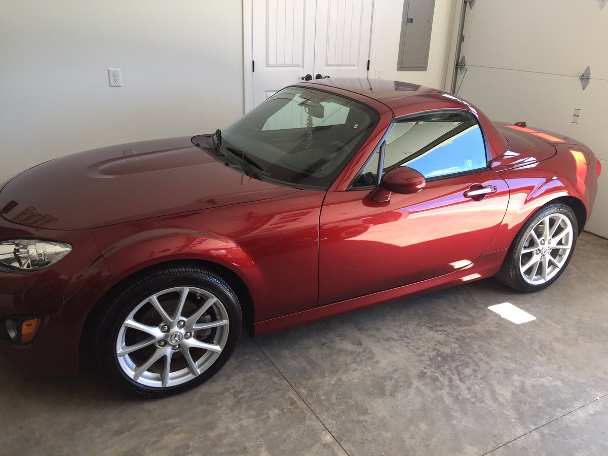 KeatonRob's tweet photo. When Monday is your Saturday what do you do? Clean up the little woman's ride, that is what you do! https://t.co/LuLuYo0Jv0
