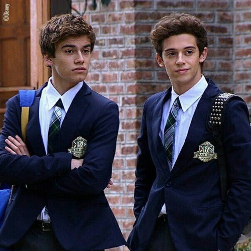 EvaSLGA's tweet photo. @MatteoBalsanoG @GastonPeridaGa Los voy a re extrañar juntos saben ??💔😢
Gastón espero que te vaya re bien en Oxford✨Volve pronto☹️ #Gastteo https://t.co/yIsf7TIX16