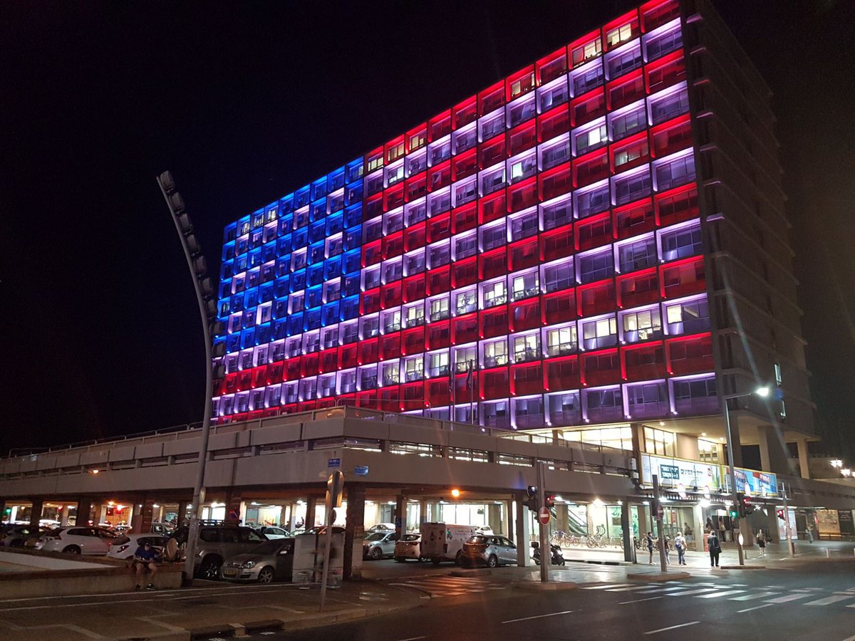 .<a href="/TelAviv/">Tel Aviv</a> City Hall displays the American flag tonight in solidarity with the American people and the victims of the #LasVegasShooting