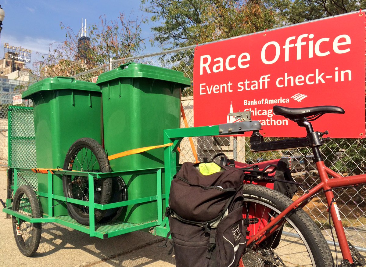 Checking in for #compost <a href="/ChiMarathon/">Chicago Marathon</a> with <a href="/blueplatecater/">Blue Plate</a> the #worms <a href="/NLRWorms/">NLR Worms</a> are training for Sunday's feast