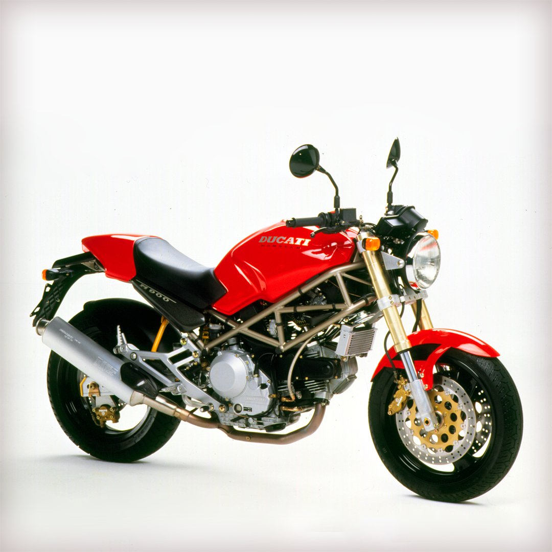 DucatiMotor's tweet photo. 2 October 1992: 25 years of #Monster, the icon of naked bikes. Happy Birthday! #Ducati #Ducatibikes #IRideMonster https://t.co/TyULHbYUx2