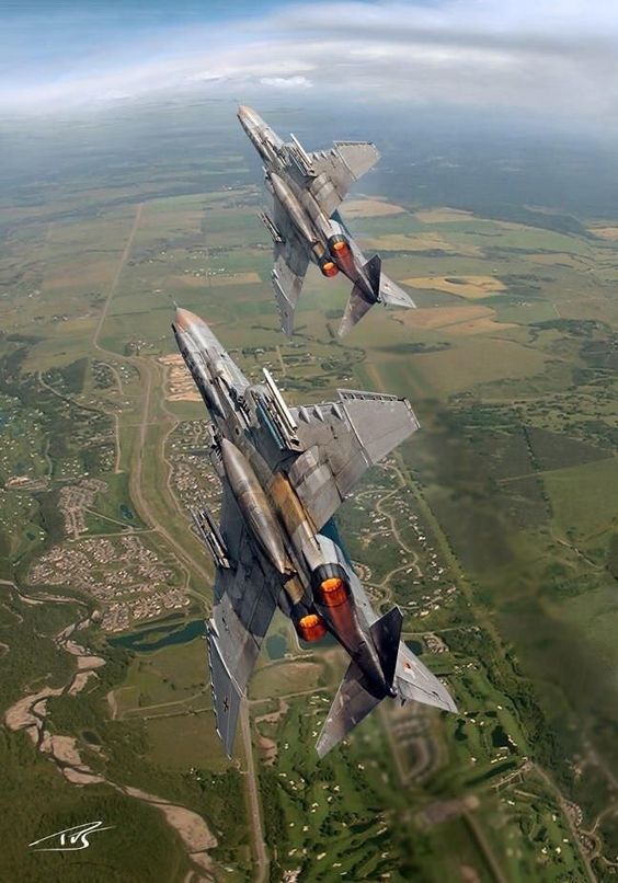 ron_eisele's tweet photo. F4 Phantoms https://t.co/TiFCinnSzc