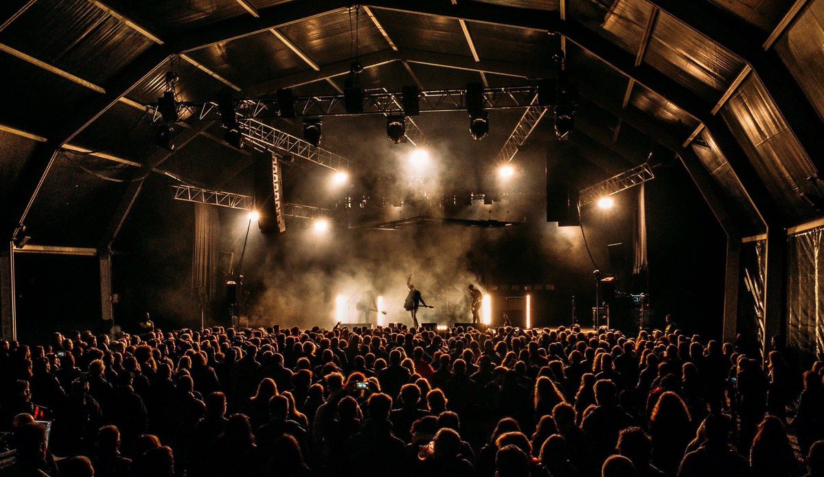 BandLastTrain's tweet photo. ⚡️Merci Besançon, tu étais beau samedi soir ! Photo : Nico Miot. 
#lasttrain #detonation https://t.co/hUloBOS19G