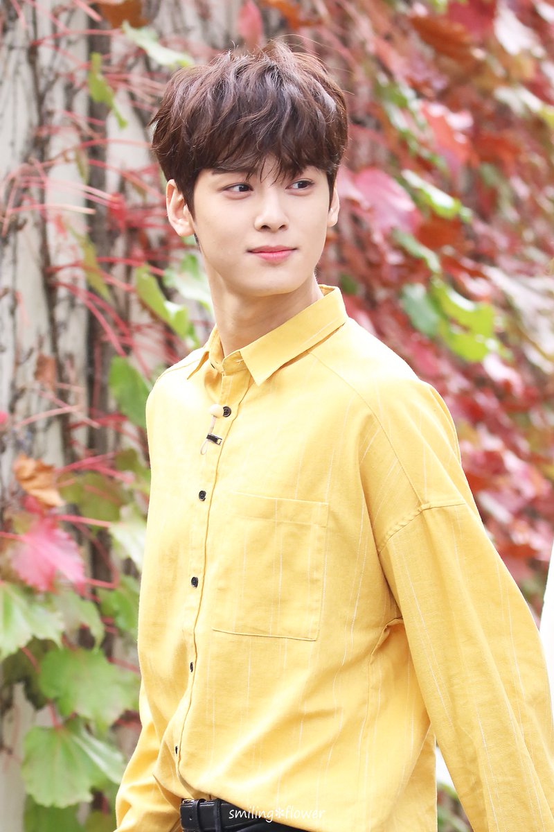 smilingflower97's tweet photo. 170924 GS25 푸드트럭
#차은우 #CHAEUNWOO #ASTRO #아스트로 
@offclASTRO https://t.co/5VwnyfIjEa